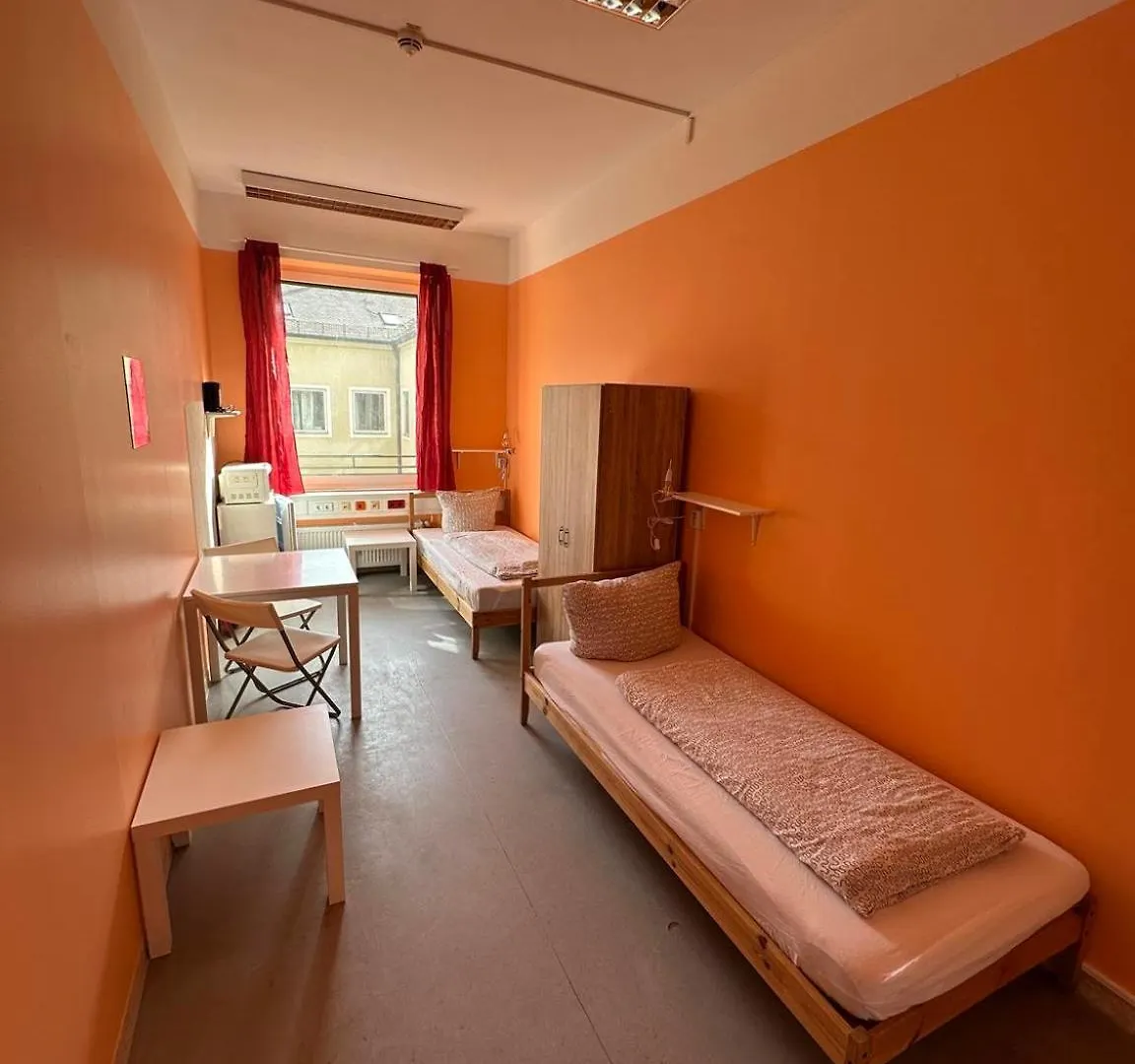 Low Budget Downtown Hostel Rooms & Apartments Gkp 2 Monaco di Baviera 0*,