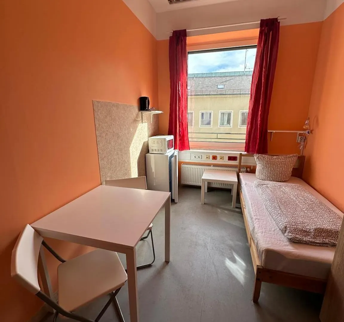 Hotel Low Budget Downtown Hostel Rooms & Apartments Gkp 2 Monaco di Baviera