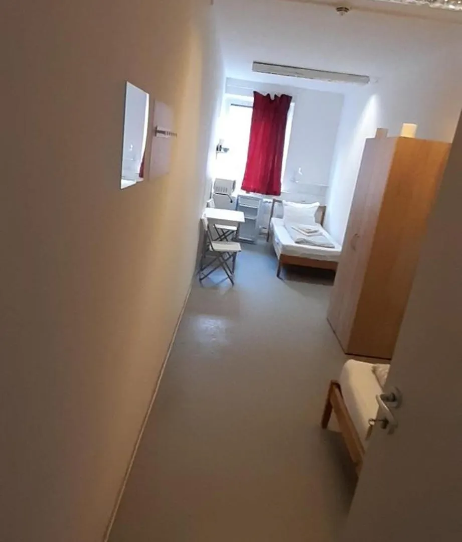 Low Budget Downtown Hostel Rooms & Apartments Gkp 2 Monaco di Baviera 0*,  Germania