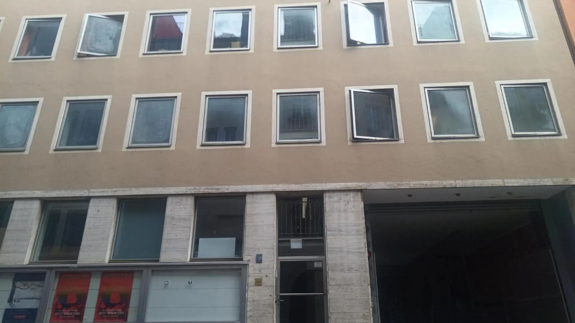 Low Budget Downtown Hostel Rooms & Apartments Gkp 2 Munich Germany